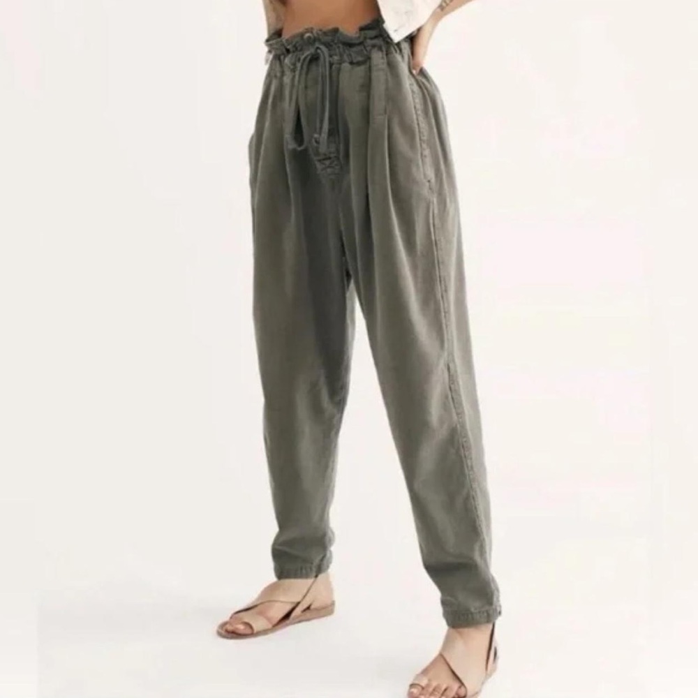 Free People Margate Pleated Trouser Paperbag Tie
Waist Pants